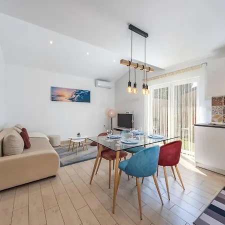 Amazing In With Kitchen