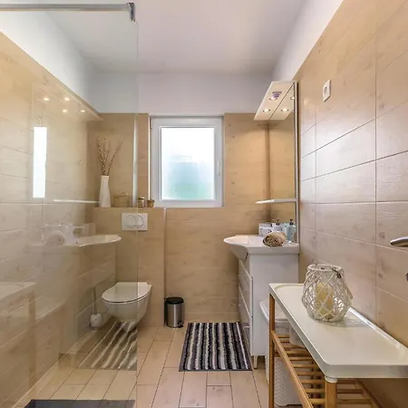 Amazing In With Kitchen *