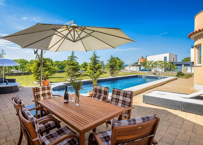 1 Bedroom Stunning In Apartment